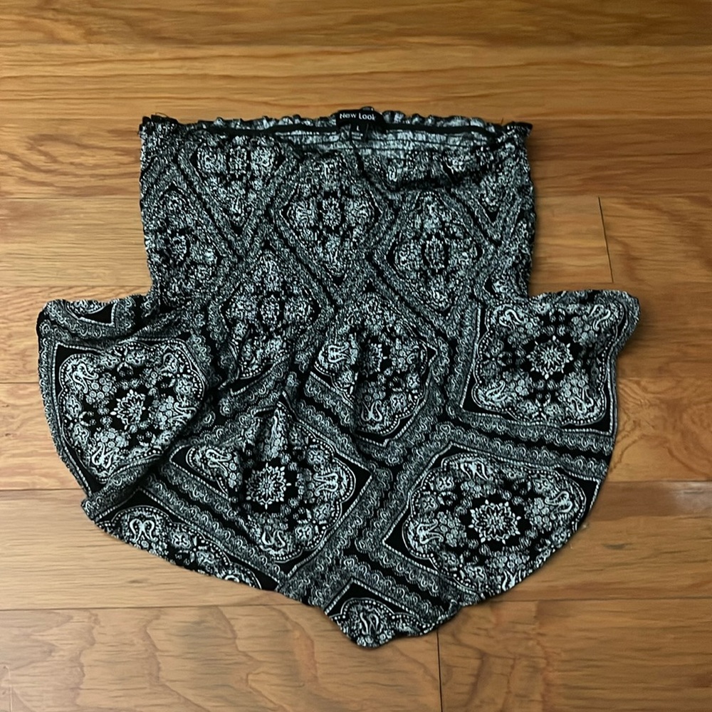 New Look: no sleeves, bandanna design  black and white